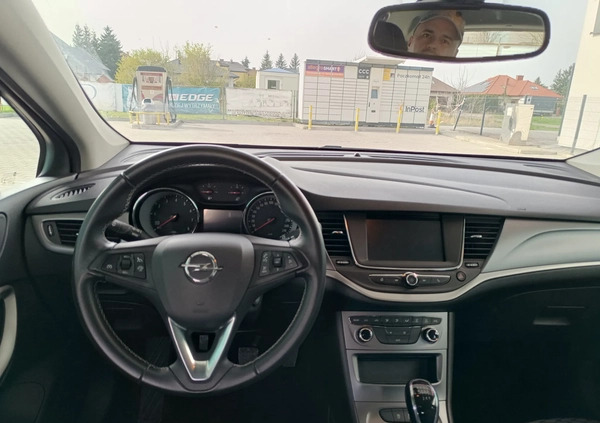 Opel Astra cena 55000 przebieg: 110000, rok produkcji 2019 z Chełm małe 497